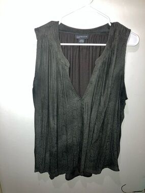 Covington Olive V-Neck Sleeveless Blouse